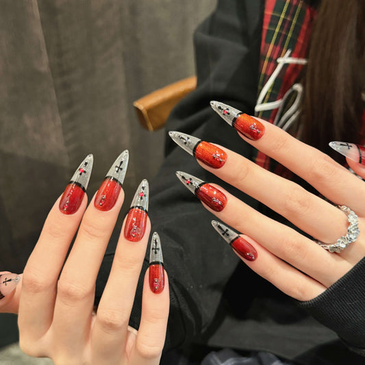ロングスティレット×ブラッディレッド|ゴシッククロスが輝く退廃美ネイルチップ