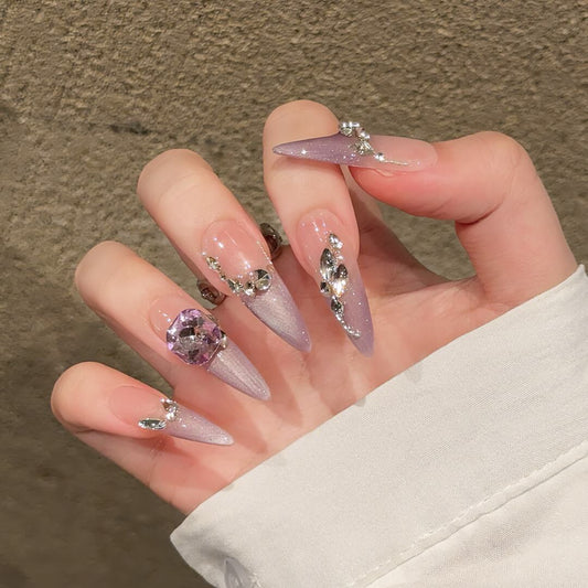 ロングスティレット×ラベンダーグラデ|ビジュー煌めくフェアリープリンセスネイルチップ