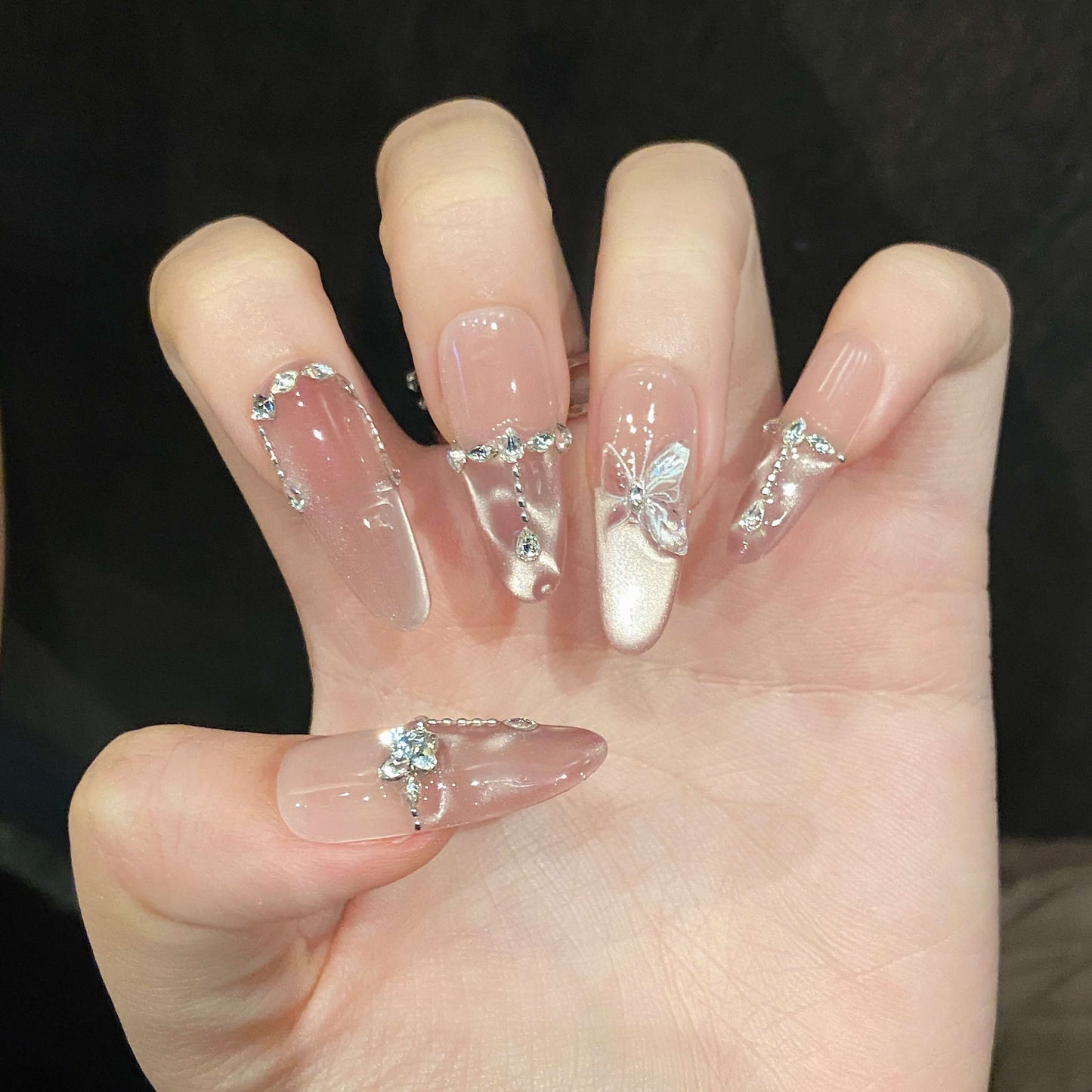 ARUVELA【蝶の煌めき】透明感あふれる氷感オーロラネイル｜爆光×美白効果のキャッツアイ｜ハンドメイドつけ爪