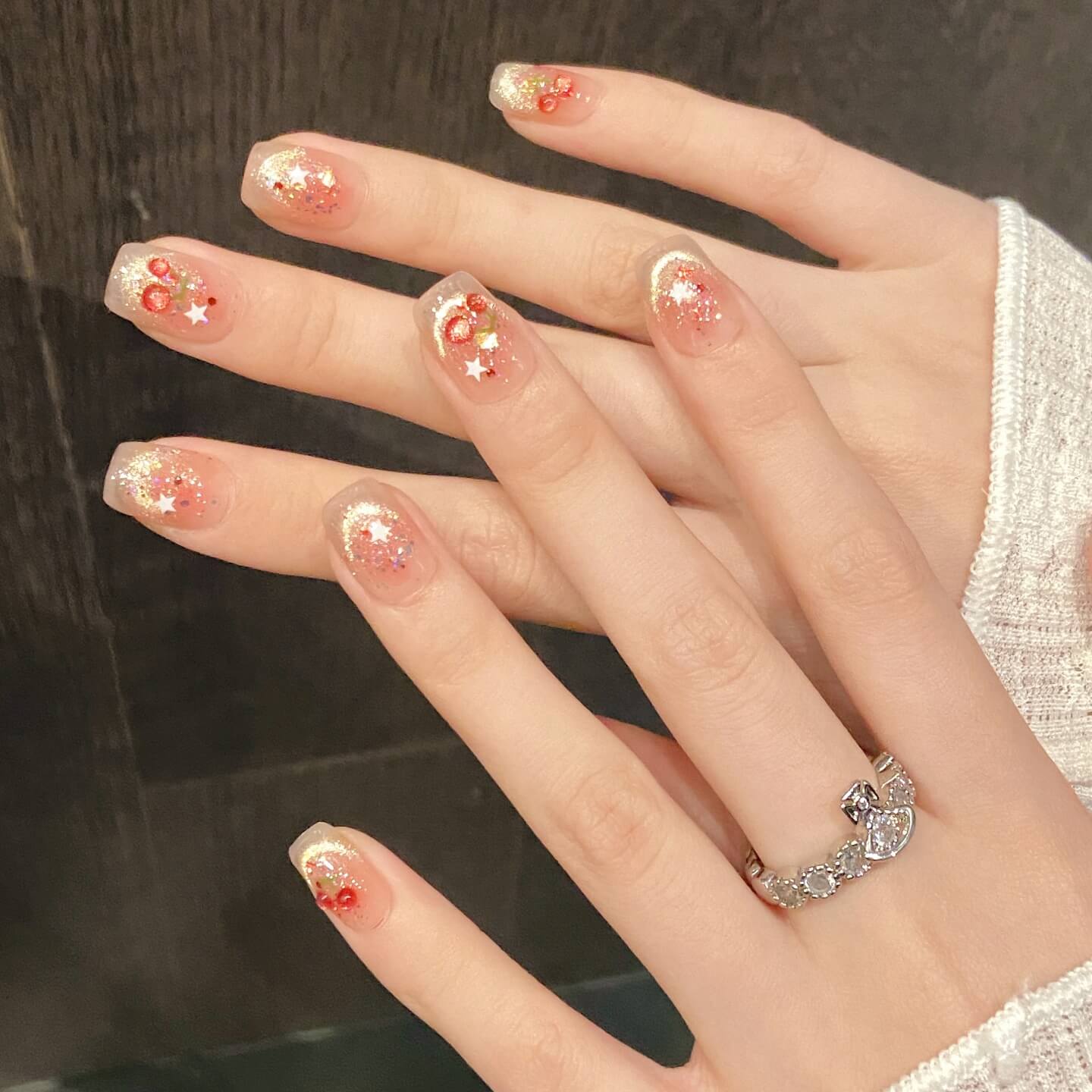 【さくらんぼグリッター】果実×星×きらめき｜ジューシー甘かわネイル🍒✨